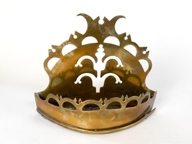 19TH CENTURY BRASS CROWN WALL POCKET