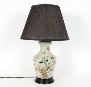 CHINESE PORCELAIN LAMP