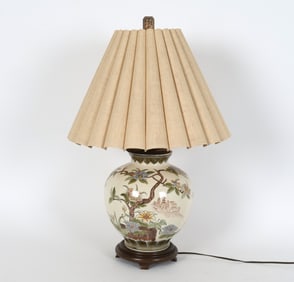 CHINESE CERAMIC VASE LAMP