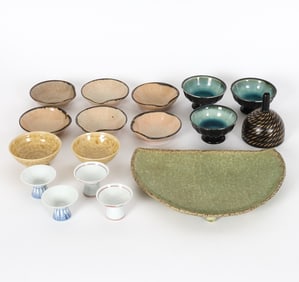 JAPANESE CERAMIC DISH GROUPING