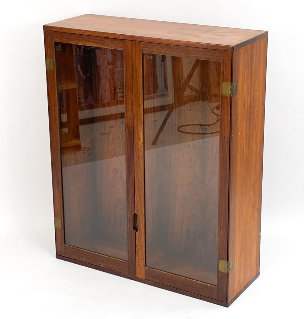 ATTR. SVEND LANGKILDE ROSEWOOD DISPLAY CABINET (1 of 15)