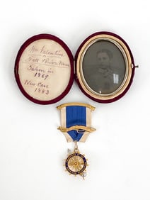 DAUGHTERS OF THE AMERICAN REVOLUTION 14K MEDAL