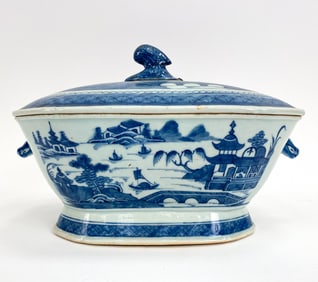 CANTON CHINESE EXPORT BLUE & WHITE TUREEN