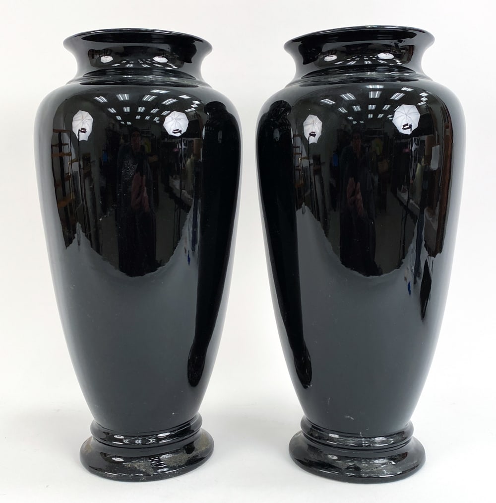 PAIR OF TRENTON POTTERY CO. CERAMIC VASES (1 of 11)