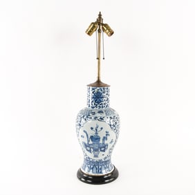 CHINESE BLUE AND WHITE PORCELAIN VASE LAMP
