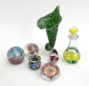 GROUPING ART GLASS, INCL. BACCARAT, PAPERWEIGHTS