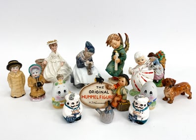 PORCELAIN FIGURE GROUPING