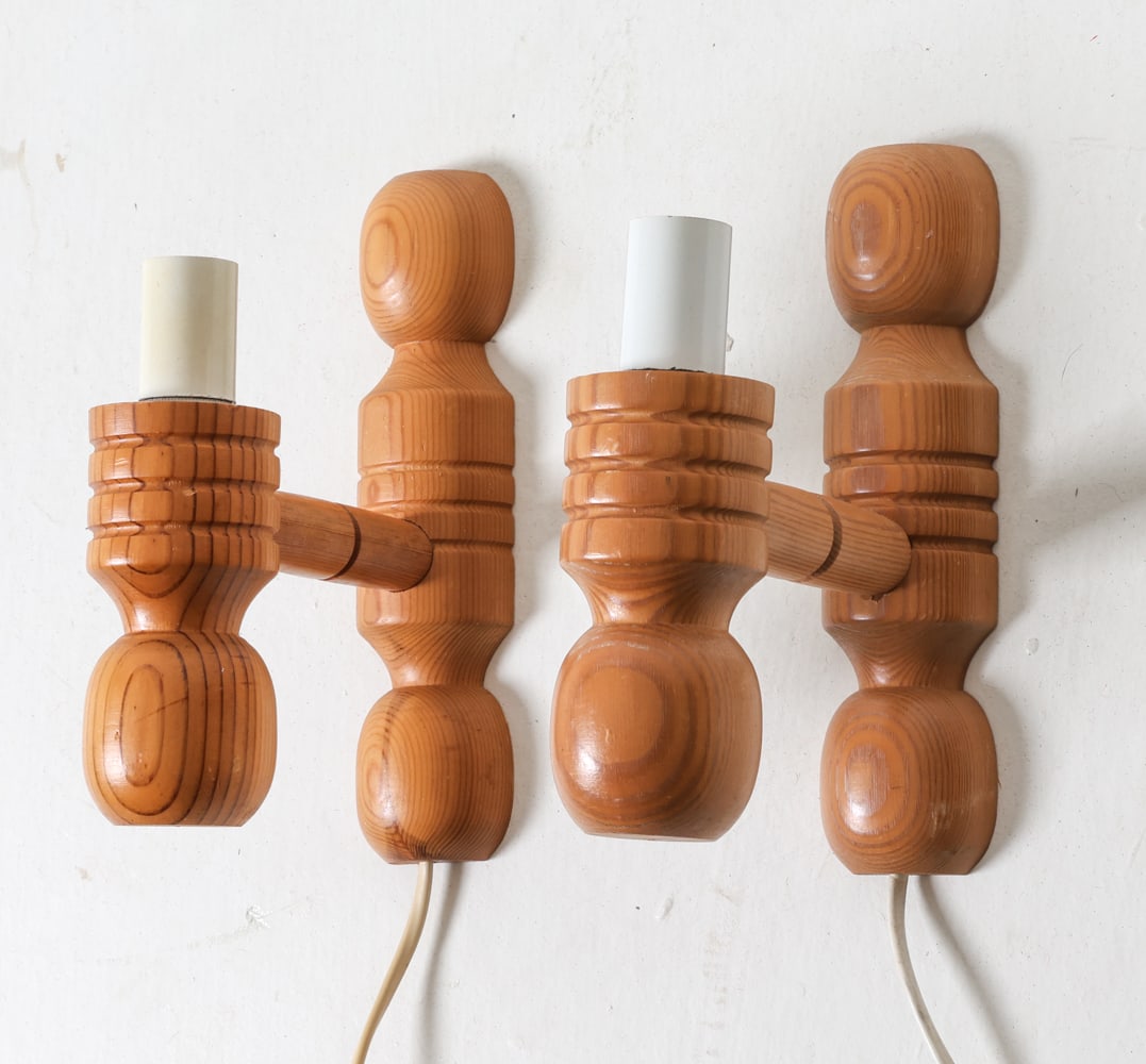 PAIR OF DANISH PINE WALL SCONES C. 1960S (1 of 8)
