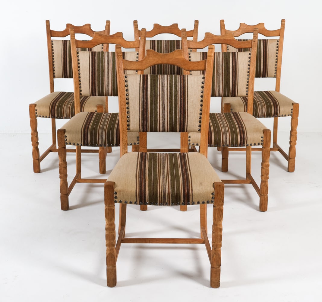 (6) KJAERNULF STYLE DANISH OAK DINING CHAIRS: Wool upholstery. Circa 1970's. Dimensions: H 37" x W 18" x D 18" x SH 17.25". Condition: Few small dings and scratches. Wear consistent with age and use. DMN025