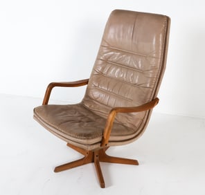 BERG STYLE GERMAN LEATHER SWIVEL CHAIR