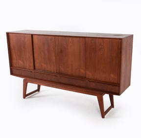 DANISH TEAK SIDEBOARD W/ DRYBAR C. 1960S