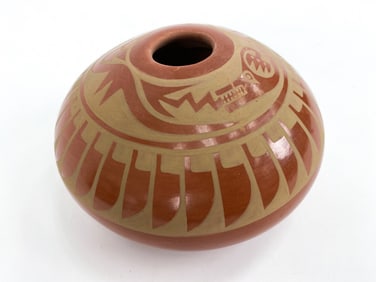 KATHY GUTIERREZ SANTA CLARA PUEBLO POTTERY VASE