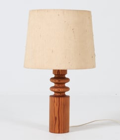 UNO KRISTIANSSON SWEDISH PINE TABLE LAMP C. 1970S