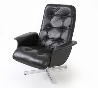TUFTED LEATHER SWIVEL LOUNGE CHAIR C. 1970S