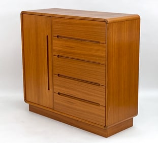 DANISH MODERN STYLE TEAK DRESSER OR CHEST