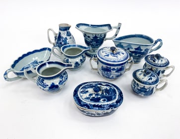 GROUPING OF CHINESE BLUE & WHITE PORCELAIN