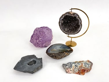SEMI-PRECIOUS STONE & FOSSIL DECORATIVE GROUPING