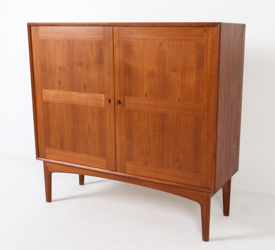 KAI WINDING STYLE DANISH TEAK SIDEBOARD CABINET (1 of 20)