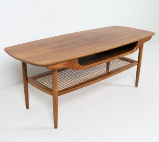 MID-CENTURY SCANDINAVIAN WALNUT COFFEE TABLE