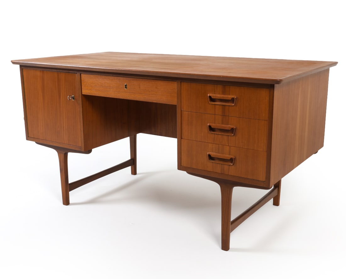 MID-CENTURY DANISH TEAK DESK C. 1960S (1 of 20)