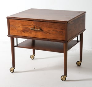 MID-CENTURY DANISH ROSEWOOD SIDE TABLE C.1970S