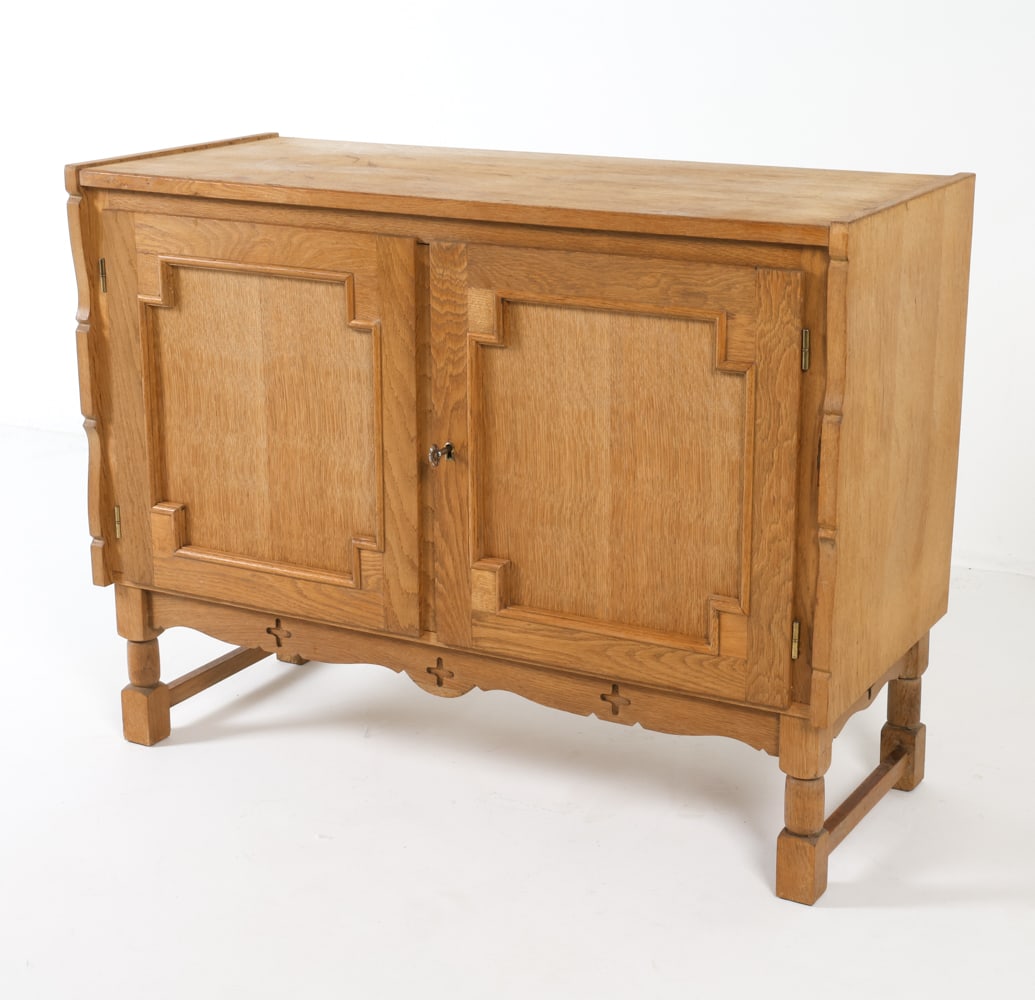 KJAERNULF STYLE DANISH OAK CABINET C. 1970S (1 of 20)