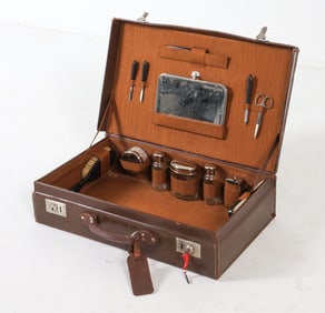 VINTAGE DANISH LEATHER GENTLEMAN'S TRAVEL CASE
