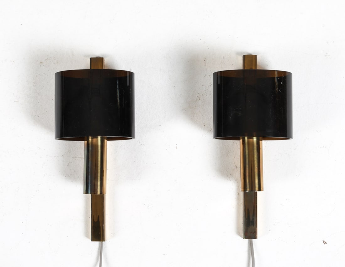 PAIR OF HASSEL & TEUDT BRASS & LUCITE WALL SCONCES (1 of 8)