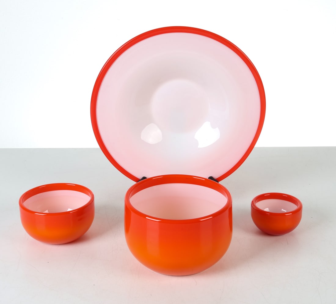 HOLMEGAARD 'PALET' GLASS GROUPING C. 1960S: 4 in total. Designed by Michael Bang for Holmegaard. 3 bowls and 1 dish. Dimensions: (Dish) Dia 13.25" Condition: Minor marks and scuffs. Present well overall.