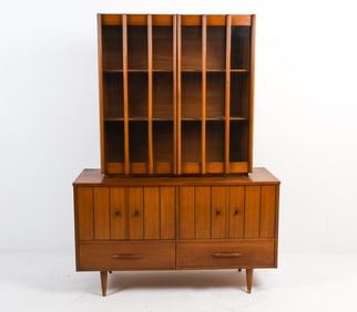 MID-CENTURY WALNUT SIDEBOARD CABINET