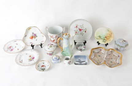 DECORATIVE PORCELAIN GROUPING
