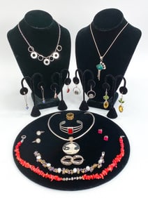 GROUPING OF STERLING SILVER JEWELRY