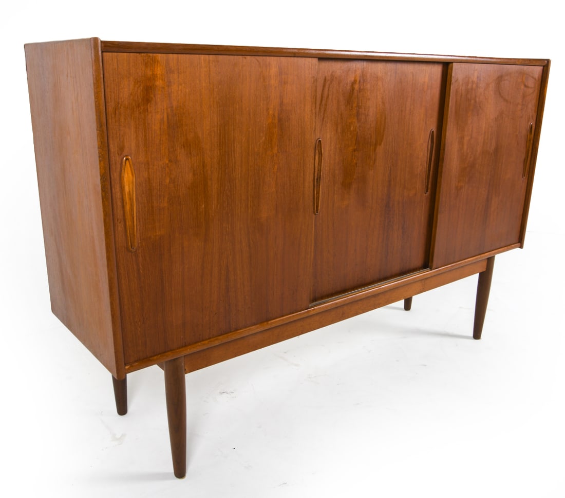MID-CENTURY DANISH TEAK SIDEBOARD C. 1960S