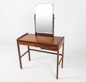 NIELS CLAUSEN DANISH ROSEWOOD VANITY DRESSER