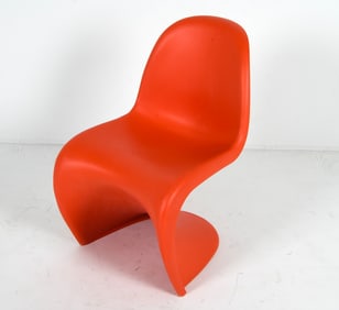 CONTEMPORARY VERNER PANTON MOLDED PLASTIC CHAIR