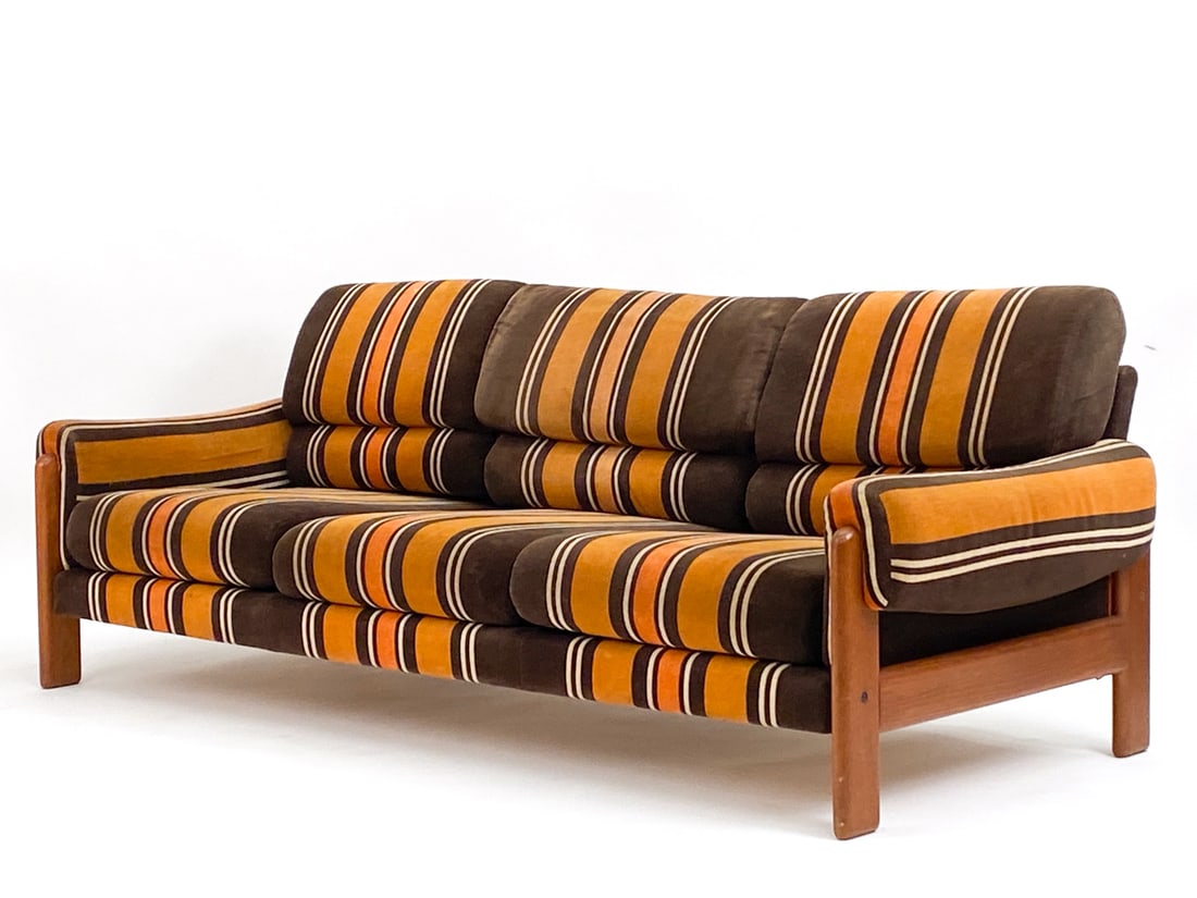 MID-CENTURY TEAK 3-SEATER SOFA, C. 1970S