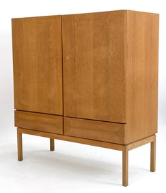 MID-CENTURY GERMAN OAK HIGHBOARD, C. 1970S