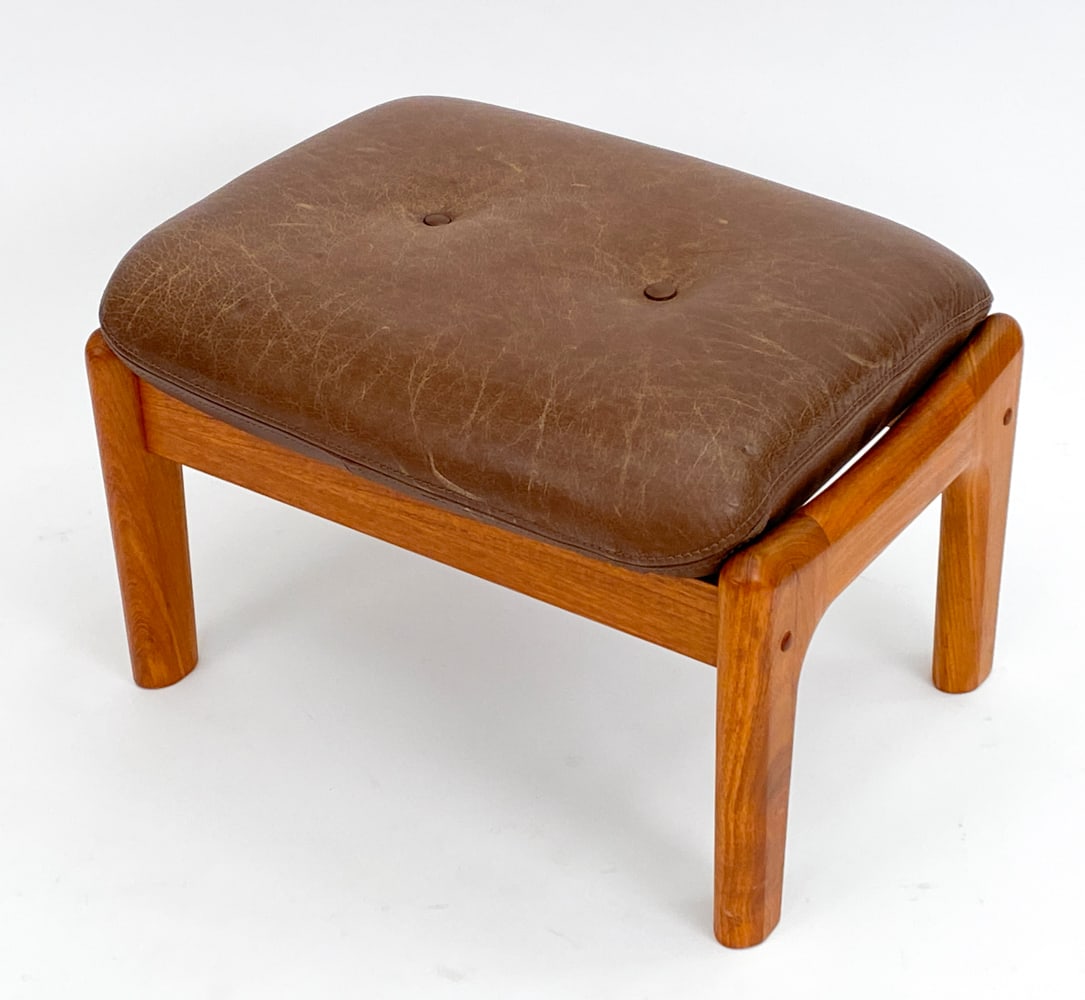 GEORG THAMS LEATHER FOOTSTOOL C. 1960S (1 of 13)