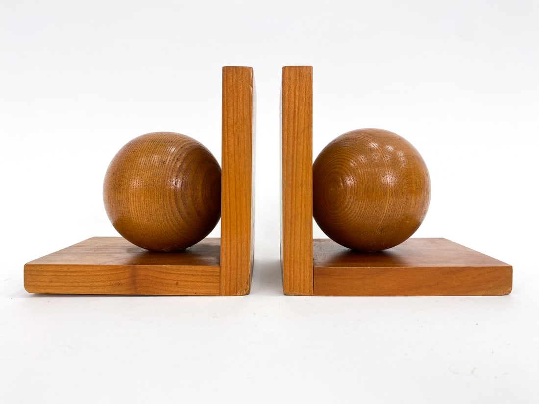 PAIR OF DUTCH ART DECO WALNUT BOOKENDS, C. 1940S (1 of 7)