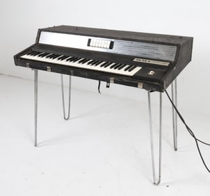 RMI ELECTRA-PIANO/HARPSICHORD MODEL 300B C. 1970S