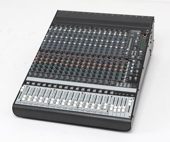 MACKIE ONYX MODEL 1640 16X4X2 ANALOG MIXER