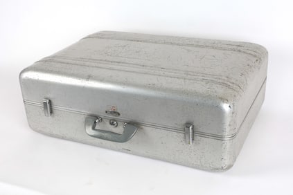 VINTAGE HALLIBURTON ZERO TRAVEL CASE