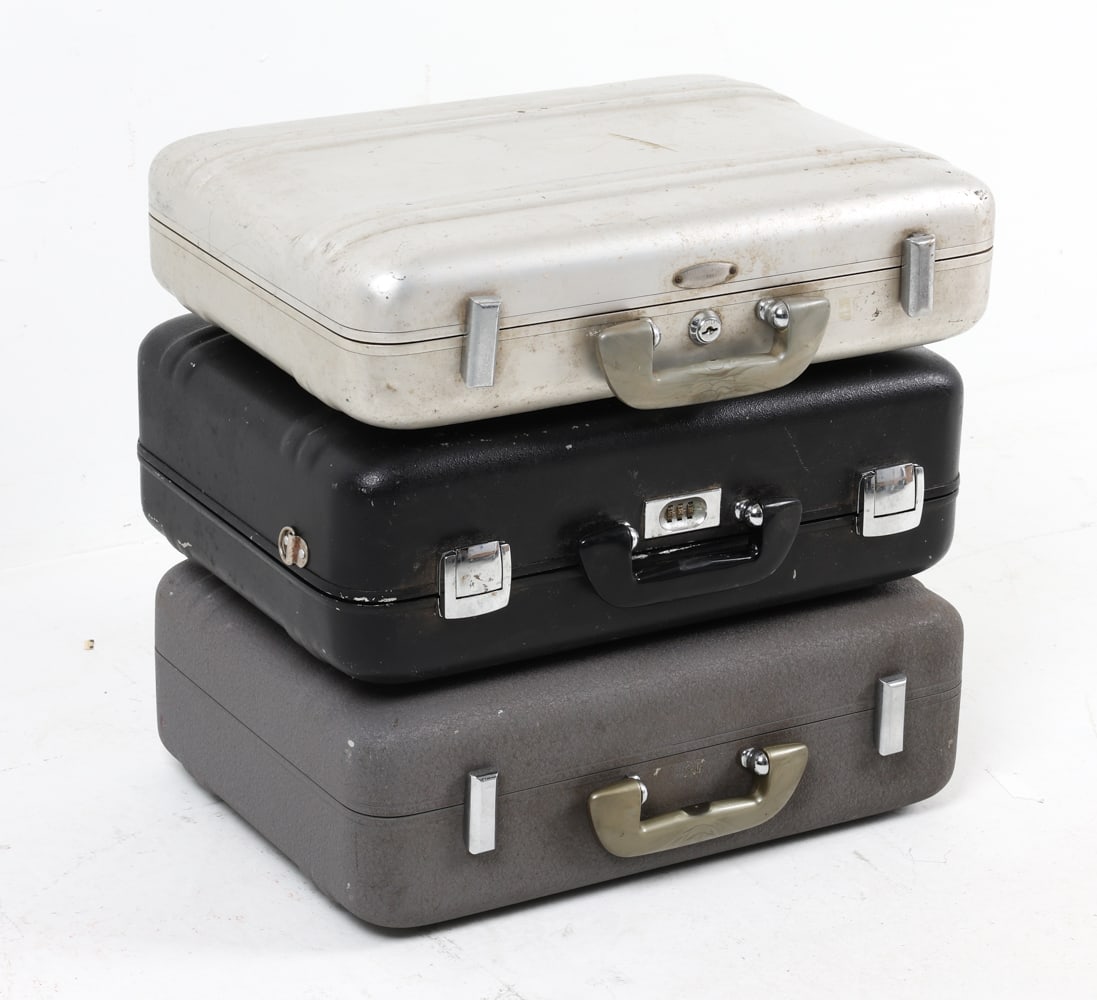 VINTAGE HALLIBURTON ALUMINUM CASE GROUP (1 of 10)