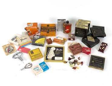 GROUPING OF VINTAGE GUITAR EPHEMERA INCL. STRINGS