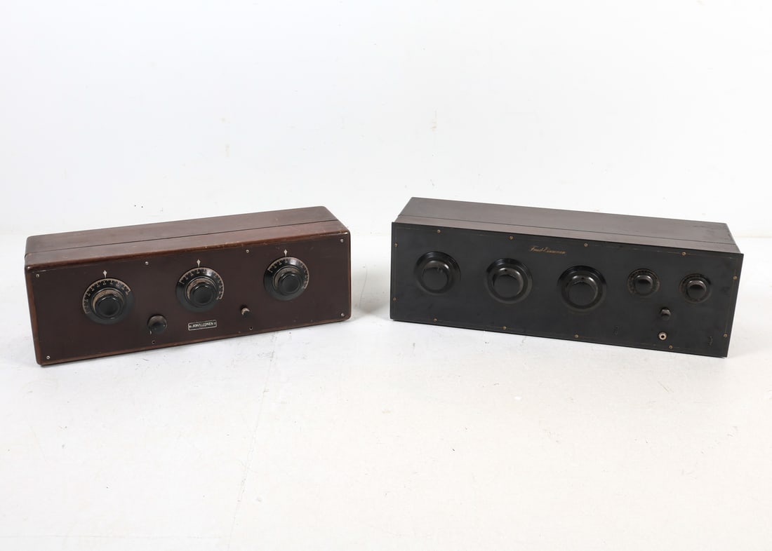 GROUPING OF LARGE EARLY RADIOS C. 1920S (1 of 20)