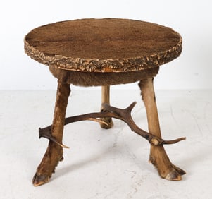 RUSTIC DEER HOOF & ANTLER SIDE TABLE