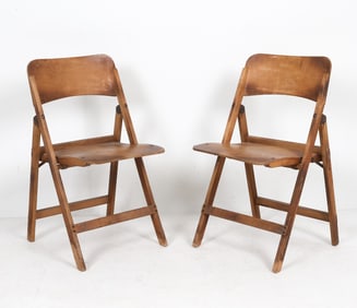PAIR OF MID-CENTURY BEECH FOLDING CHAIRS C. 1950S