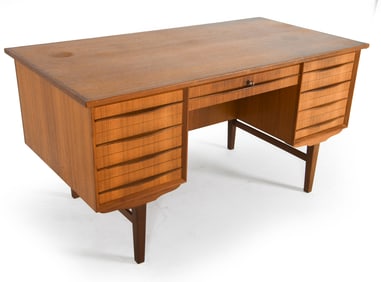 MID-CENTURY DANISH TEAK EXECUTIVE DESK C. 1970S