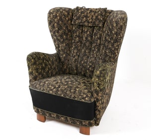 MID-CENTURY DANISH WINGBACK LOUNGE CHAIR