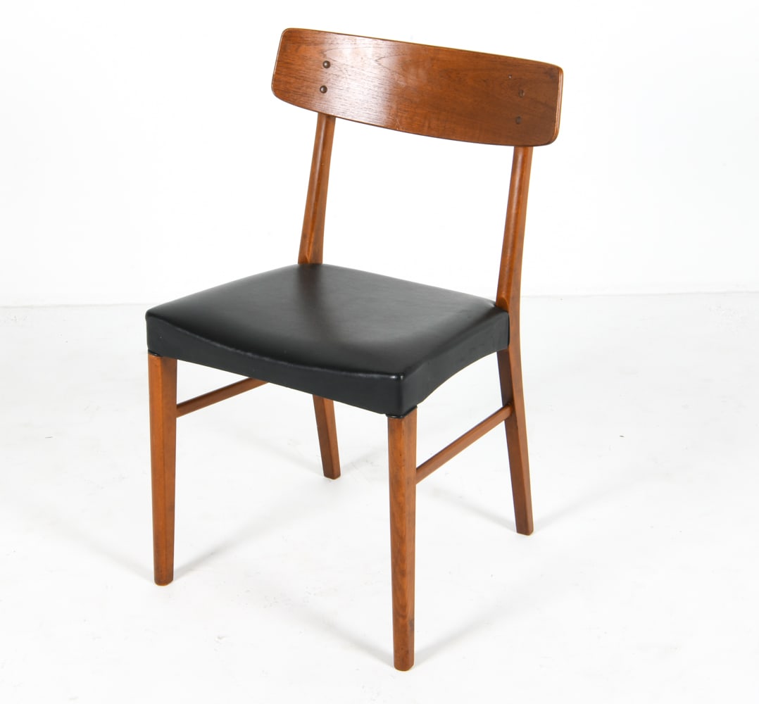 DANISH TEAK & LEATHER DINING CHAIR C. 1960S: Black leather upholstery. Dimensions: H 30.5" x W 19.25" x D 16", SH 17.25" Condition: Minor scuffs and marks to frame. Presents well overall.